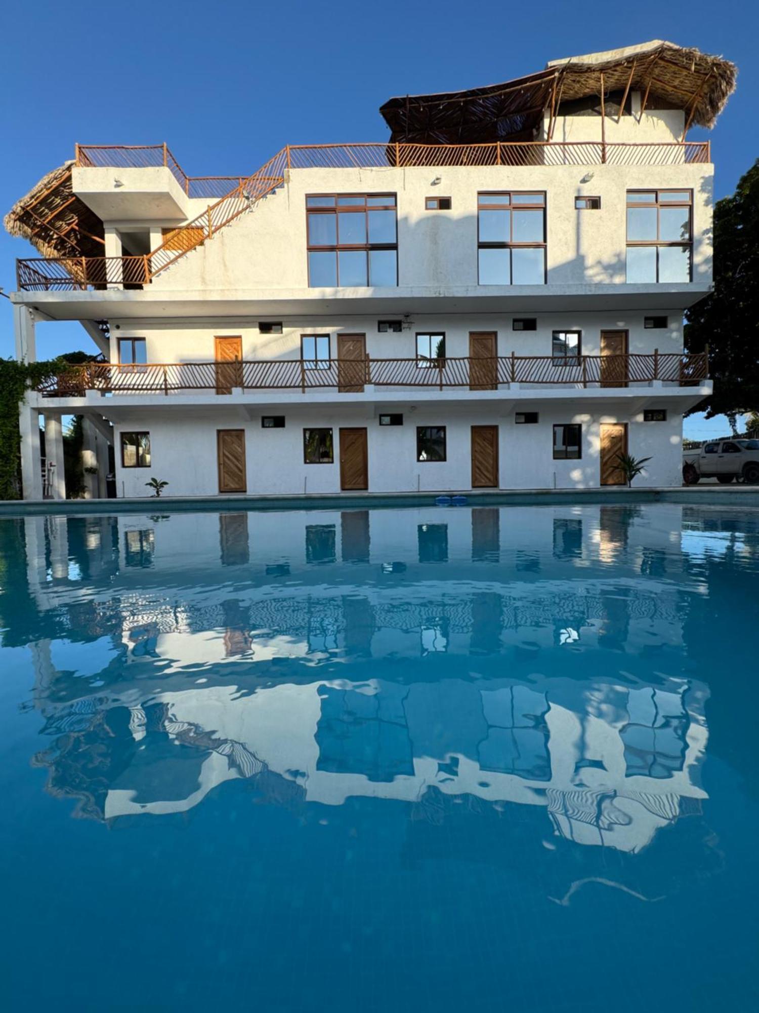 Mexhe Hotel Ел Куйо Екстериор снимка