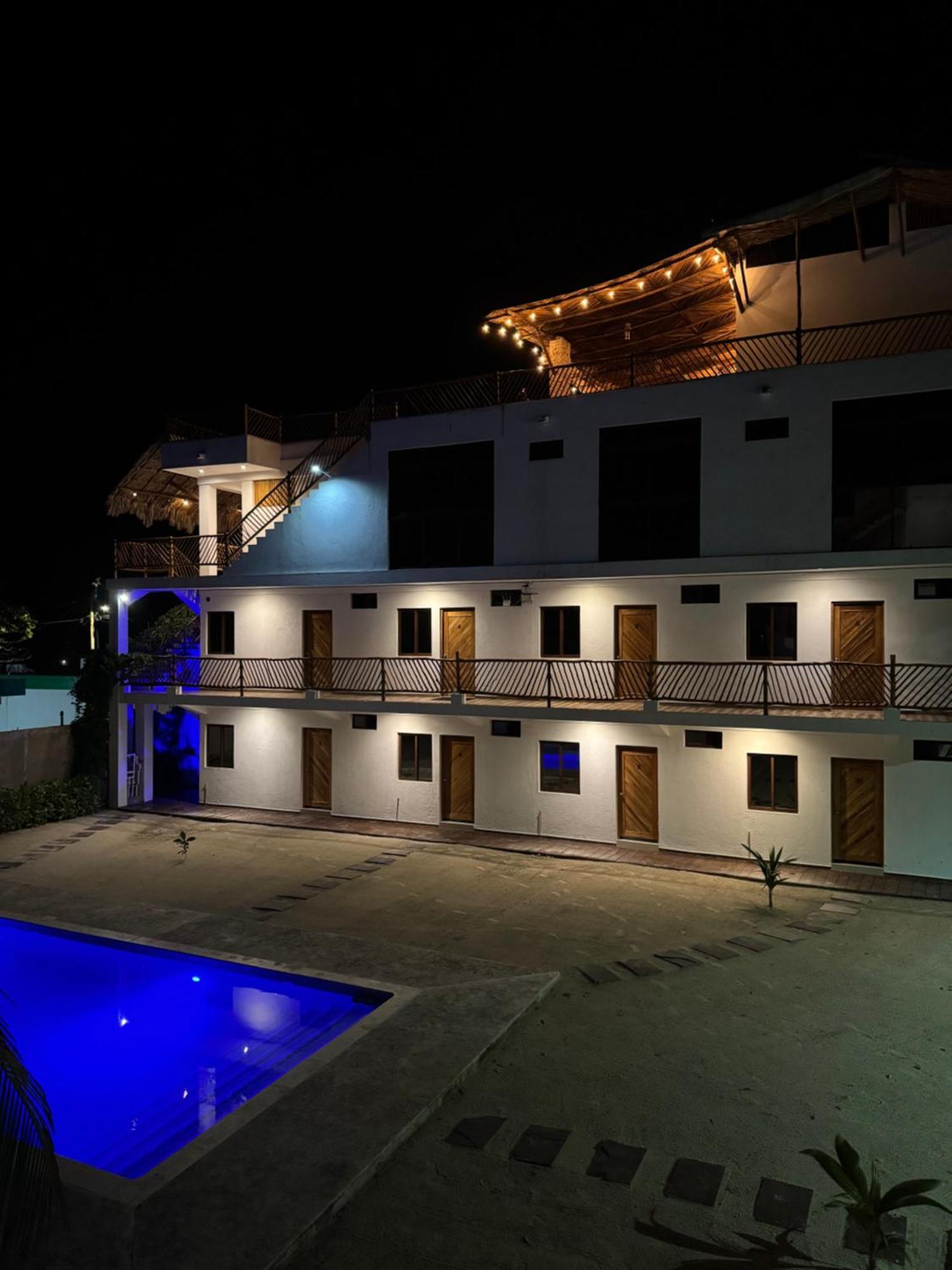 Mexhe Hotel Ел Куйо Екстериор снимка