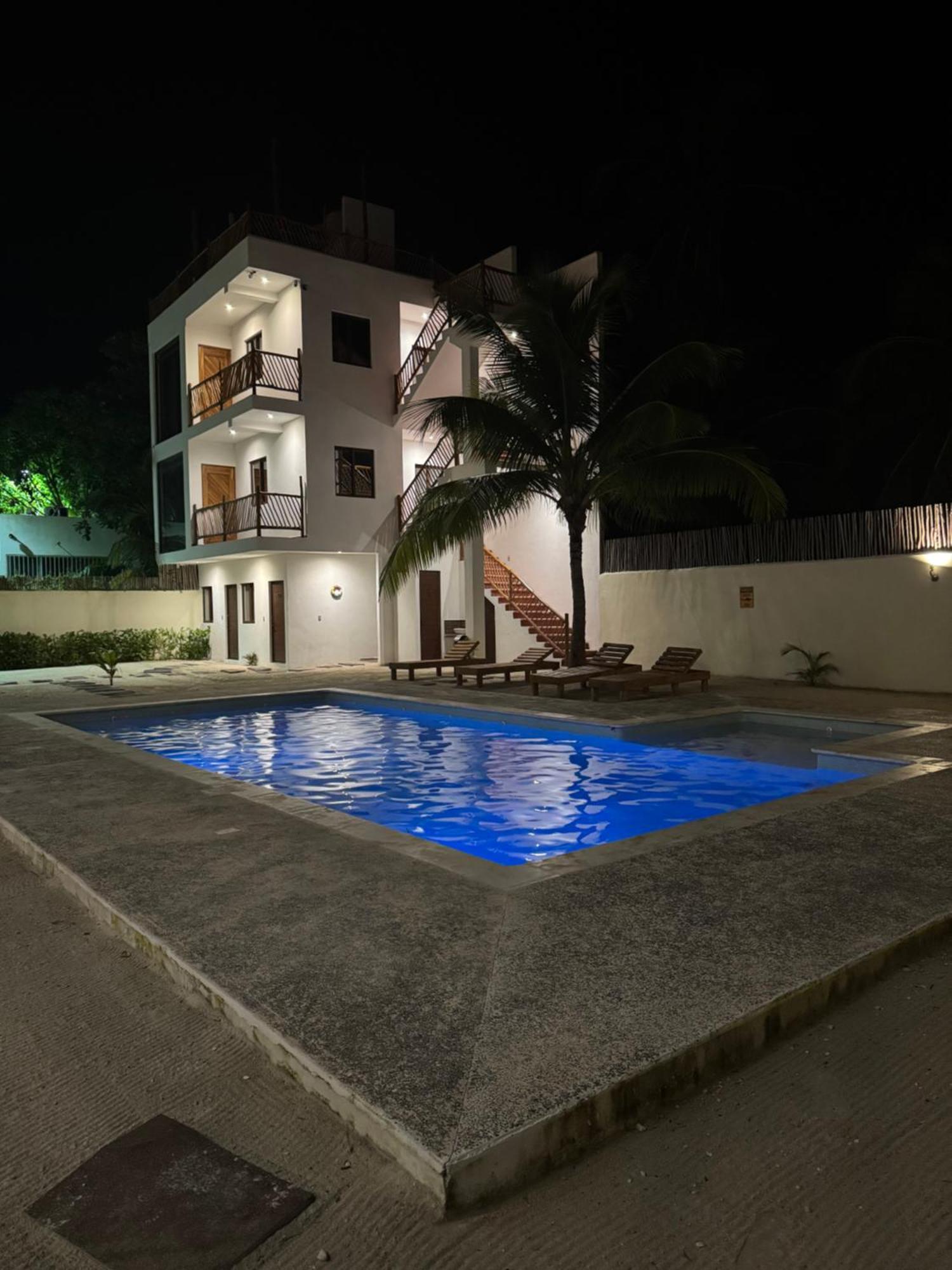 Mexhe Hotel Ел Куйо Екстериор снимка