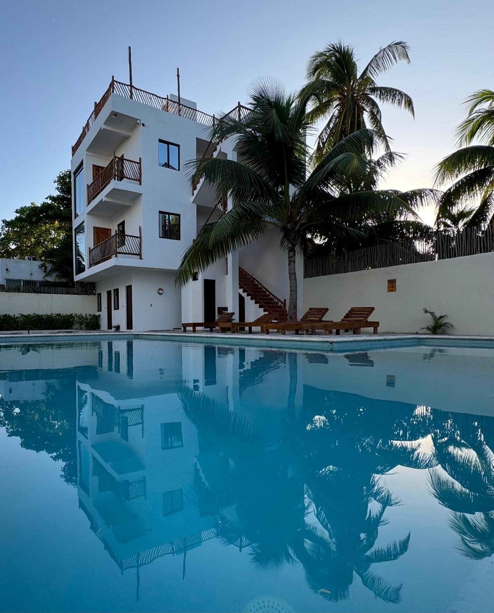 Mexhe Hotel Ел Куйо Екстериор снимка