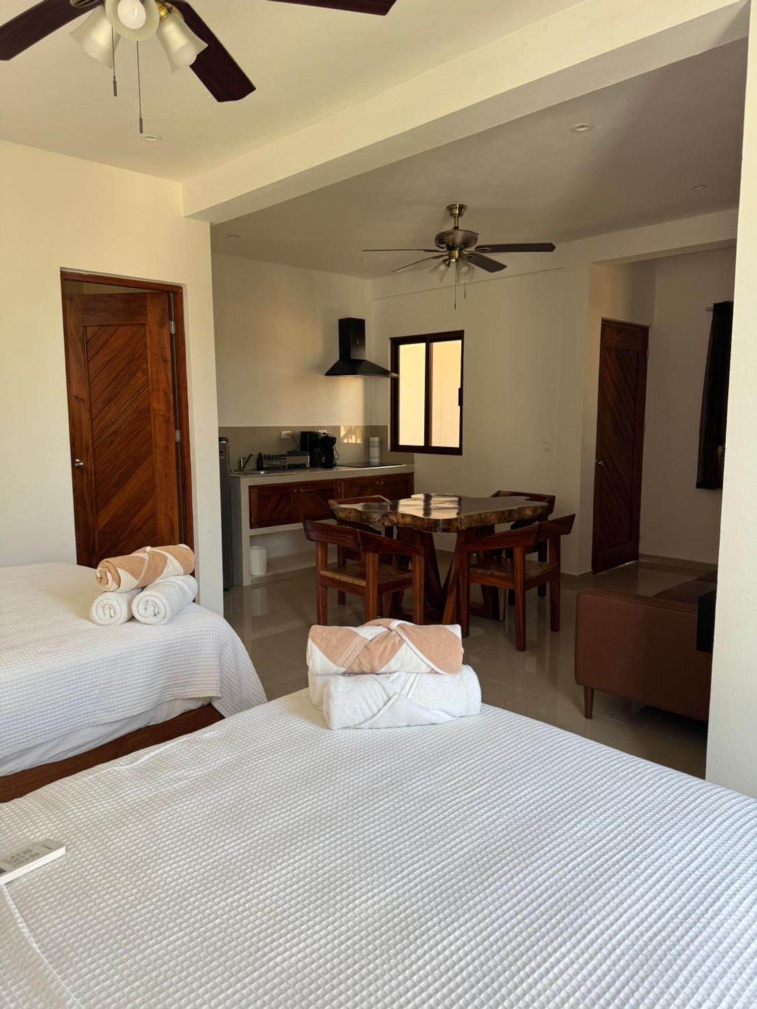 Mexhe Hotel Ел Куйо Екстериор снимка