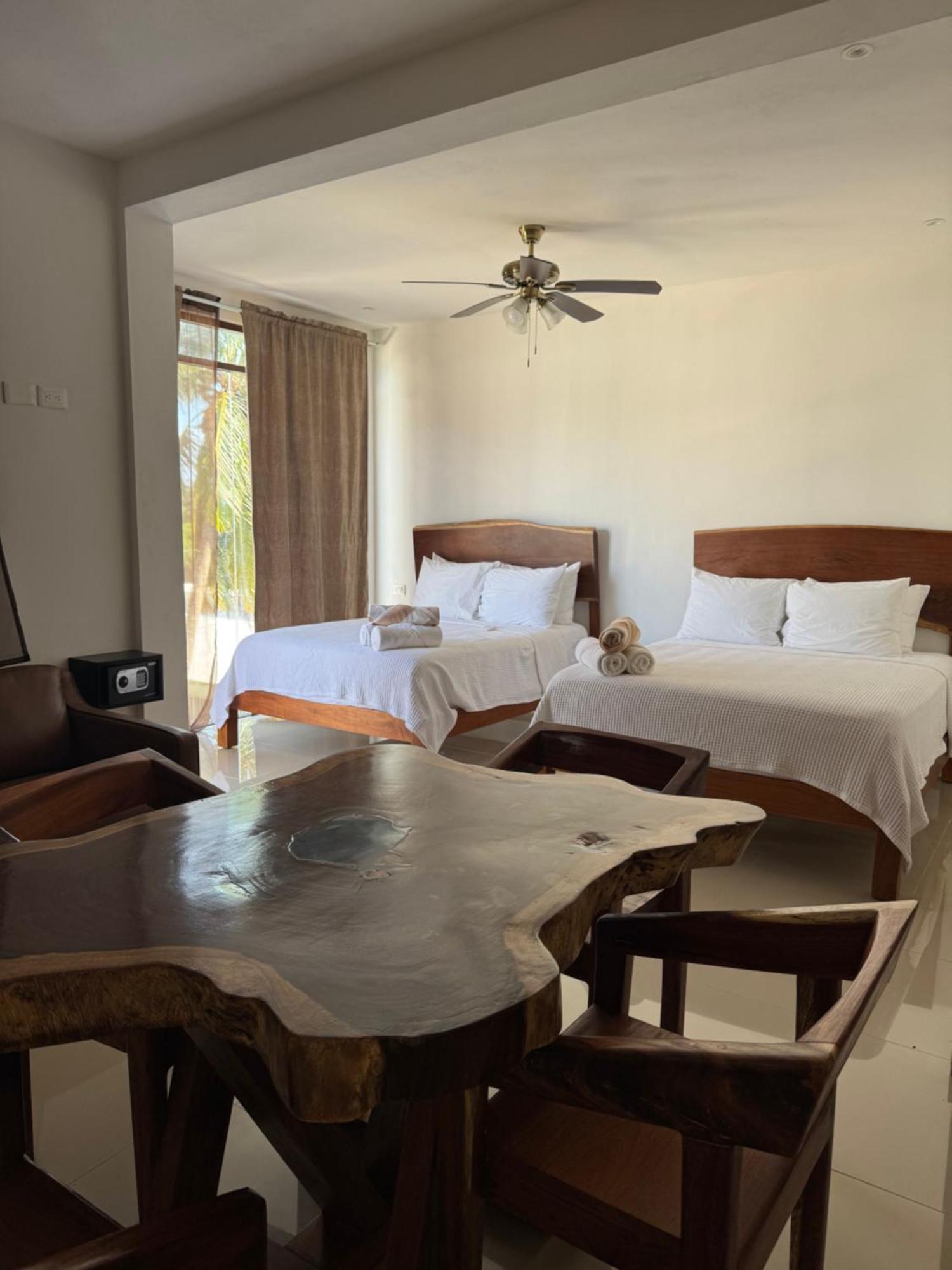 Mexhe Hotel Ел Куйо Екстериор снимка