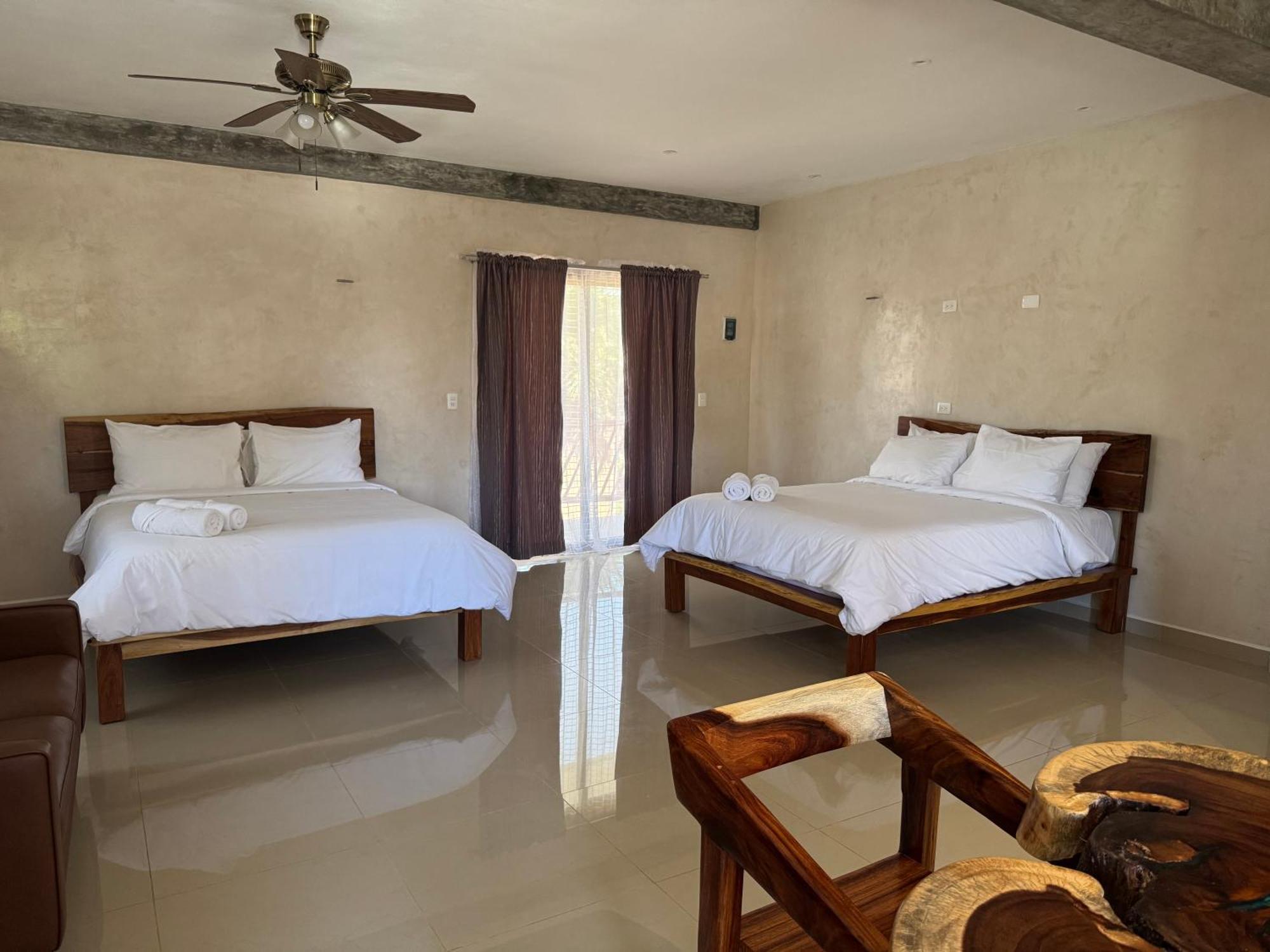 Mexhe Hotel Ел Куйо Екстериор снимка