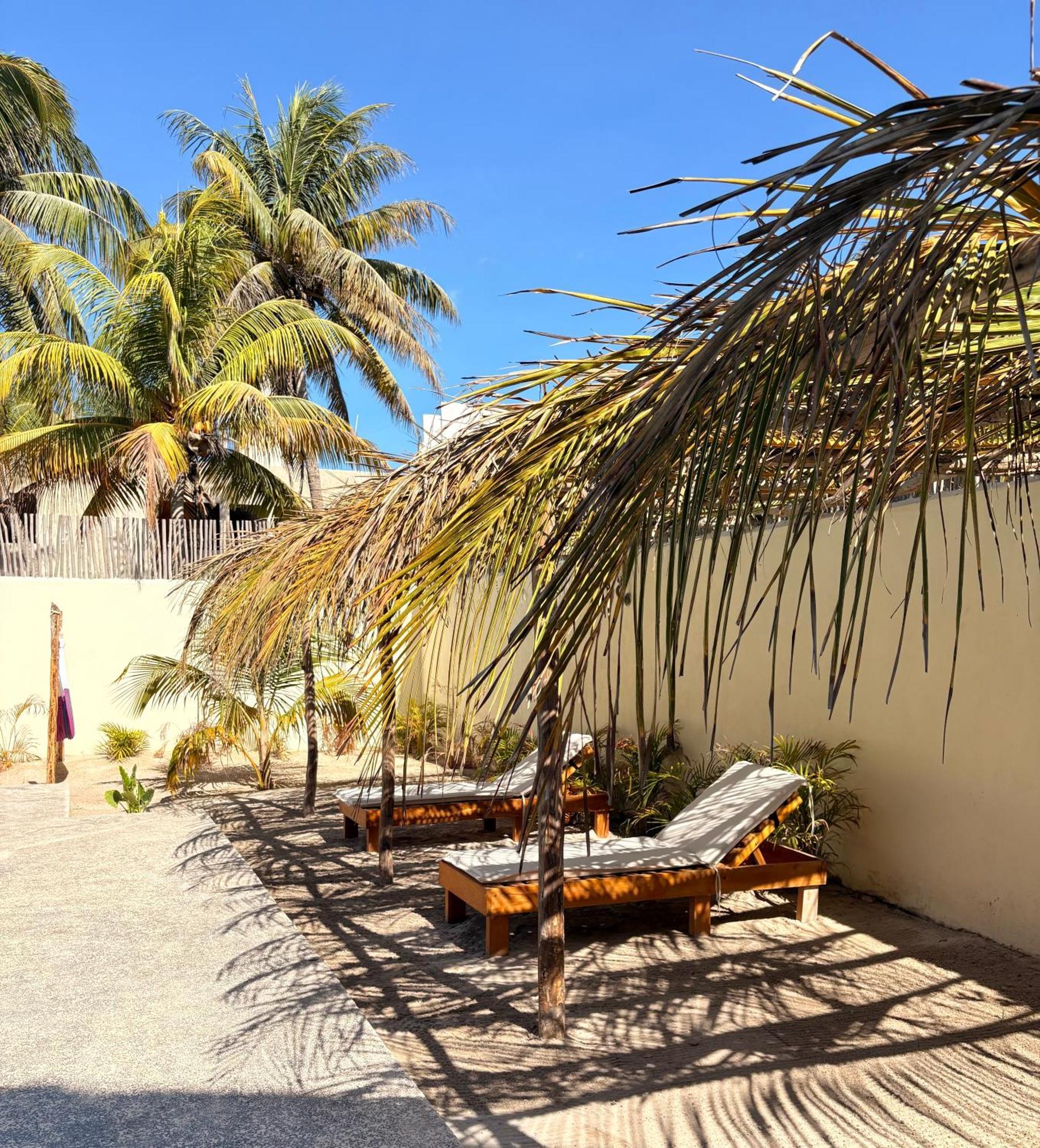 Mexhe Hotel Ел Куйо Екстериор снимка